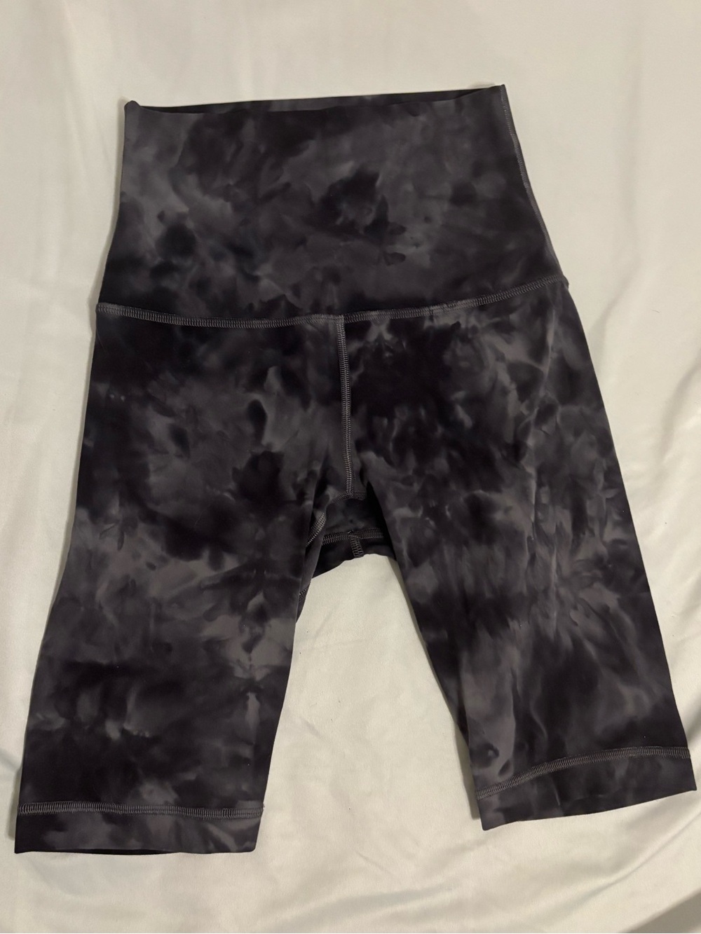 Lululemon Align Super High Rise 10” Diamond Dye Biker Shorts Size 4
